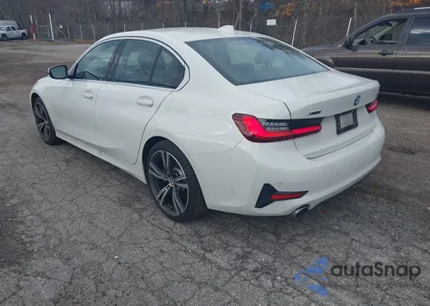 2022 BMW 330I xDrive z USA, uszkodzony, nr VIN 3MW5R7J06N8C57029